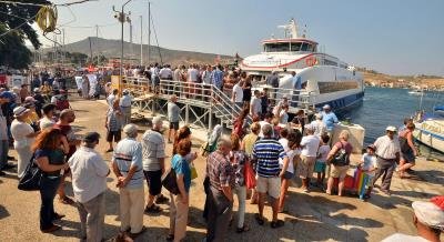 IZMIRDEN FOCAYA GEMI SEFERI